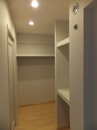 押入をウォークインクローゼットにリフォーム